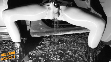 Pull Over Stepdaddy, I Got to Pee so Bad!