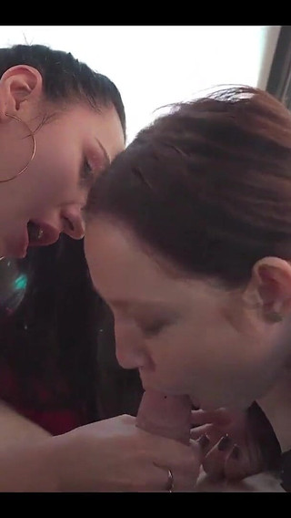 Public Blowjob Turn by Turn During the Car Trip