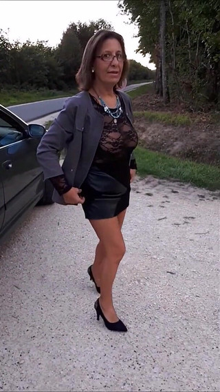 Noemie Sunday Stroll