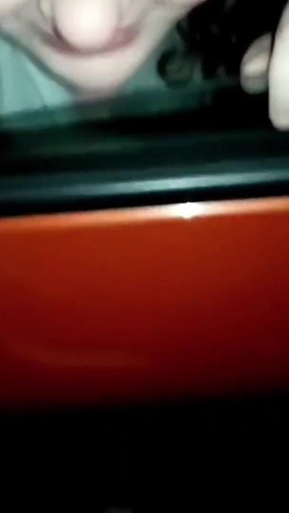 YoungEnglishBBW outdoor dodding handjob