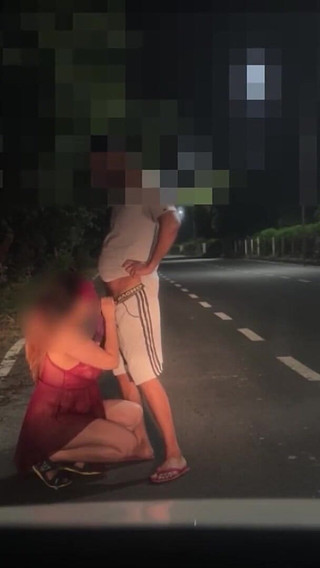 Hot Bhabhi Fucking Stranger on Road