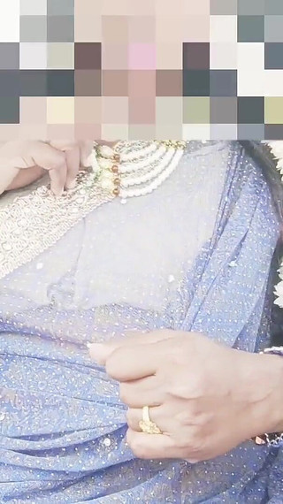 Indian Car Sex Telugu Dirty Talks.car Driver Try to Fuck Telugu Saree Stepaunty.